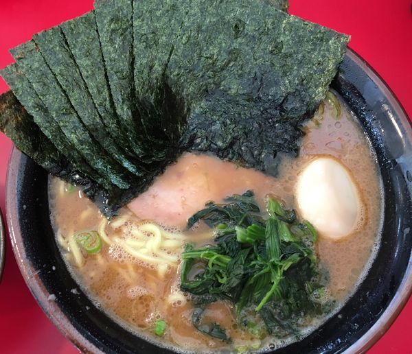 「ラーメン中盛  海苔 味玉子 ライス」@家系ラーメン 熊田家の写真