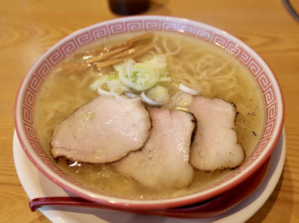 「モーニングスペシャル中華そば 塩…680円」@麺切り 白流の写真