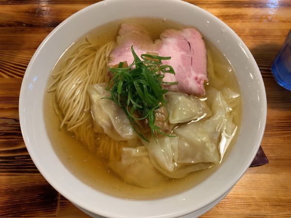 「ワンタン塩煮干中華そば950円」@柴崎亭 梅丘店の写真