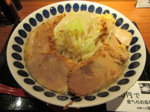 「背脂豚骨チャーシュー麺（１０５０円）＋中盛５０円」@中華そば 蓮の華の写真