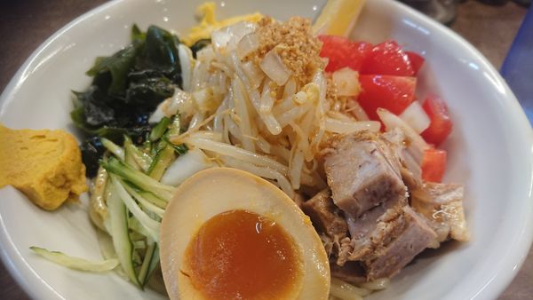 「冷やし中華（限定、大盛無料）」@NOODLE VOICEの写真