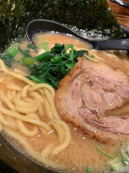 「豚骨醤油」@つけ麺らーめん 春樹 赤坂店の写真