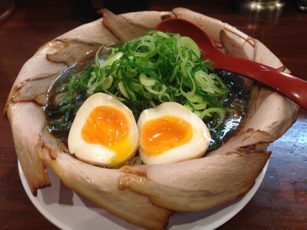 「希望軒ブラックチャーシュー＋味玉」@希望軒 新宿三丁目店の写真