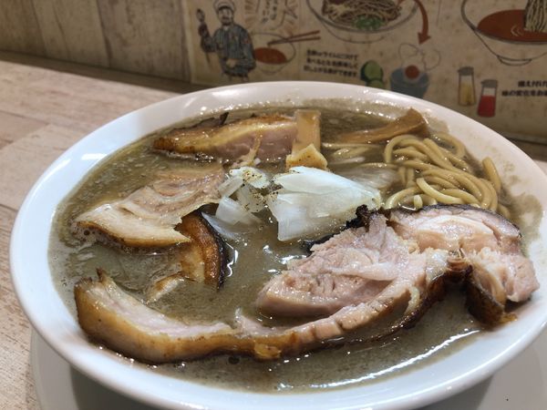 「肉ヲ見ル煮干しそば（並）800円」@麺garage 肉ヲ見ルの写真