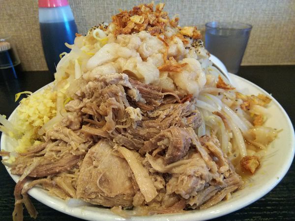 「塩ラーメン　※野菜、ショウガ、脂：全マシ」@麺とび六方の写真