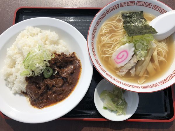 「牛もつ味噌煮込みライスと中華そばのAセット」@煮込み食堂 まるしばの写真