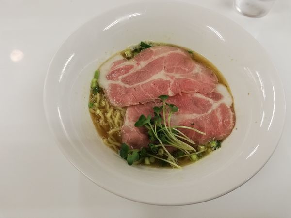 「煮干そば 白」@煮干ラーメンとローストビーフとステーキ パリ橋の写真