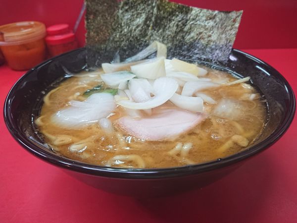 「並ラーメン＋玉ねぎ」@ラーメン杉田家の写真