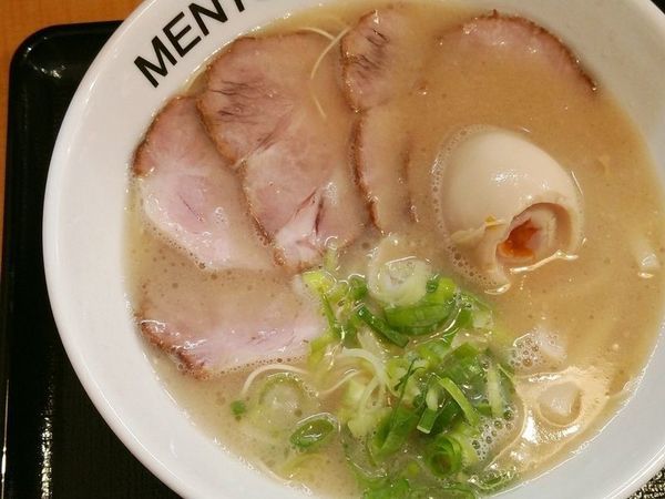 「チャーシューめん（源流）＋味玉」@麺徳の写真