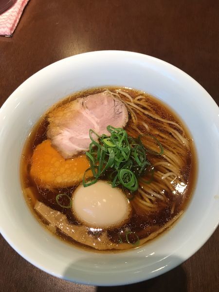 「味玉醤油ラーメン」@らぁ麺 すぎ本の写真