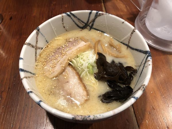 「しおらーめん 770円」@風来居 渋谷店の写真