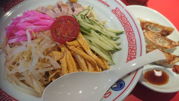 「冷やし中華（限定）＋ランチ餃子」@ソラノイロ 池袋店の写真