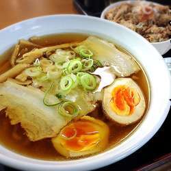 手打ちラーメン＋まかないチャーシュー丼￥850