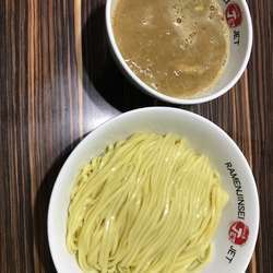 鶏軍つけ麺 950円