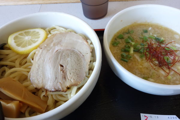 「塩つけめん中盛り800円」@栄勝軒の写真