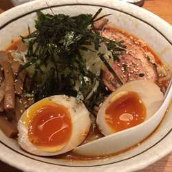 冷やし辛味噌ラーメン 大盛り煮卵トッピング