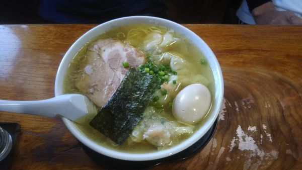 「塩雲呑＋煮卵 1150円」@伊達屋の写真