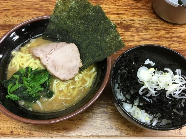 「並ラーメン」@横浜らーめん 初代 常翔家の写真