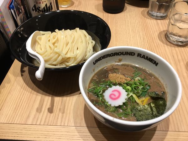 「つけめん(濃厚) 850円」@UNDER GROUND RAMEN 頑者 グランエミオ所沢店の写真