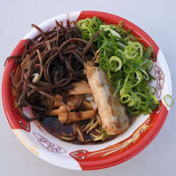 和だし豚骨味噌らあめん＋九条ねぎダブル＋きくらげ