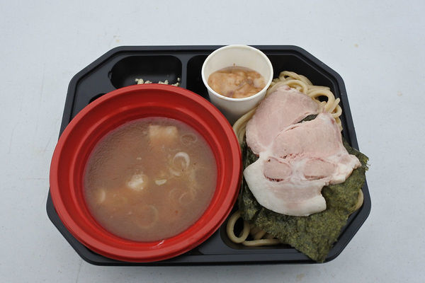 「２００９＋肩ロースと海苔￥１００＠らーめん武丸×村岡屋」@中華蕎麦とみ田 冨田治PRESENTS 最強ラーメン祭2019 in 小山の写真