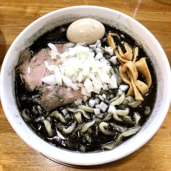 「中華そば 味噌竹炭 中脂 大盛り￥950」@中華そば136の写真