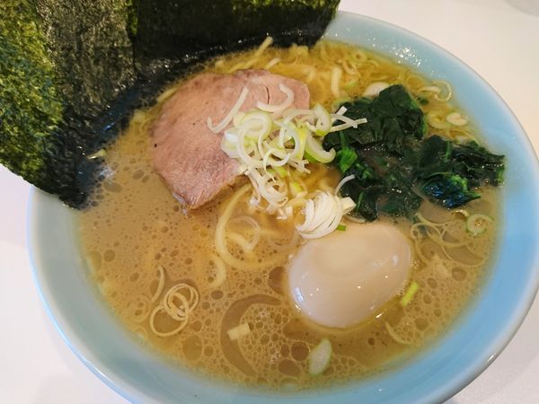 「美咲家ラーメン ¥700＋黒豚にんにく餃子 ¥300」@ラーメンみさきやの写真