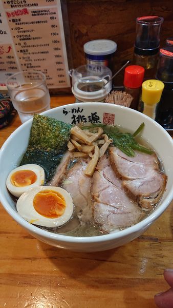 「しおらーめん+チャーシュー2枚増し」@らーめん 桃源の写真