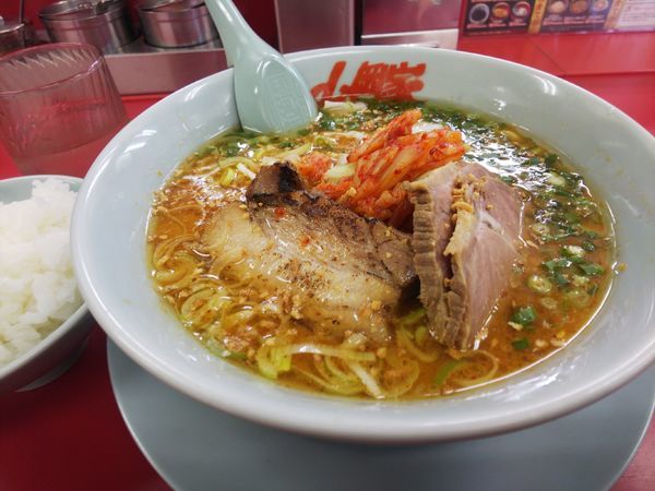 「旨辛スタミナらーめん880円＋クーポン(チャーシュー２枚）」@山岡家 浜松南区店の写真