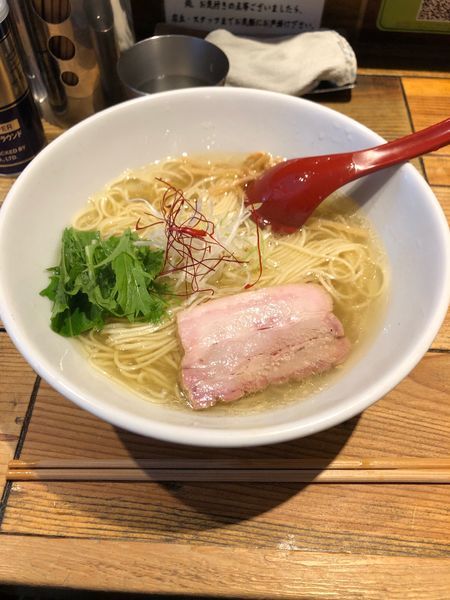 「香彩鷄だし塩ラーメン」@麺屋 翔 西新宿本店の写真