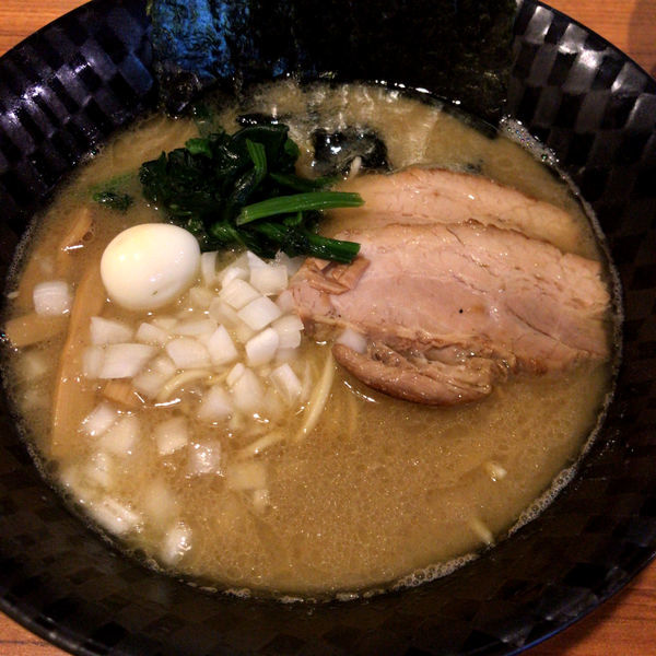 「家系ぽいの好き　750円　ごはん　100円」@麺＆cafe Coi.Coi.の写真