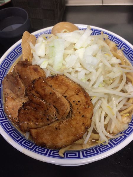 「特製ふじそば950円 大盛り100円 焼き豚増し120円」@雷神屋の写真