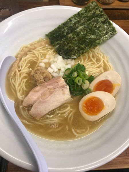 「味玉濃厚鶏白湯そば」@麺屋 ゆるり。の写真