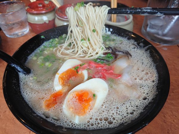 「味玉ラーメン730円＋餃子＋チャーハン＋他いろいろ」@博多一成一代の写真