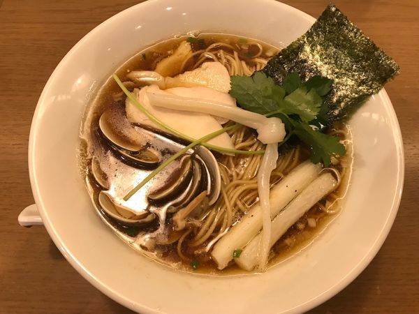 「鶏・煮干し・蛤のトリプルSOBA ¥900」@むぎとオリーブ さいたま新都心店の写真