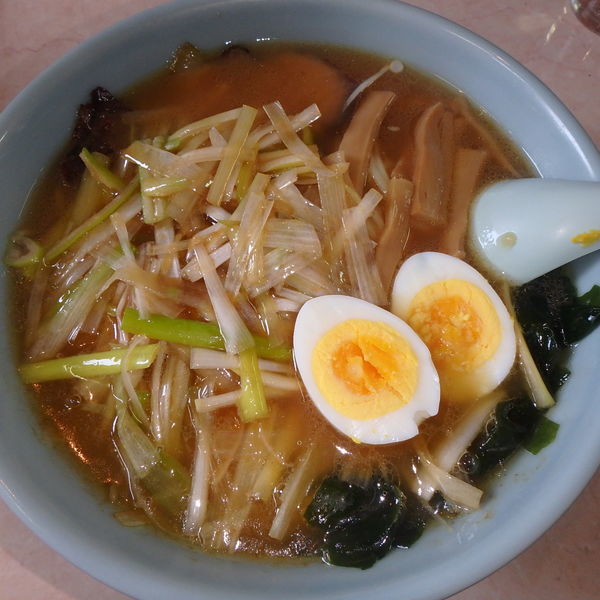 「トリプルネギラーメン (700円)、半ライス(100円)」@キリンラーメンの写真