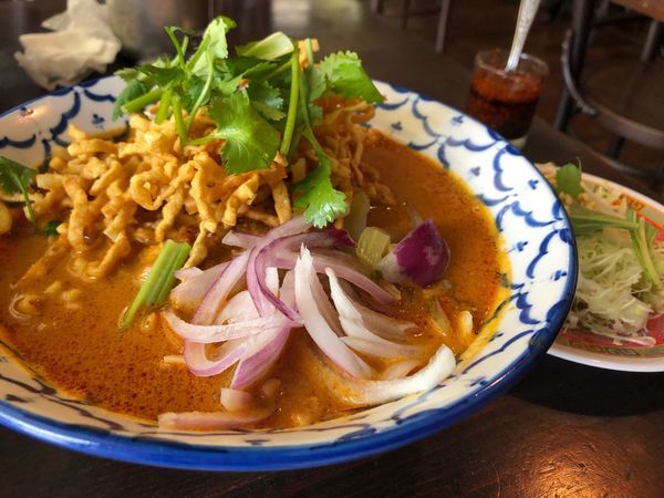 「カレーらーめん」@タイ屋台料理 バナナ食堂の写真