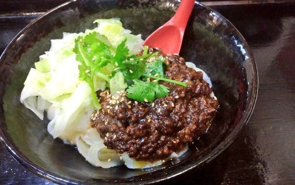 「炸醤刀削面」@隆盛軒の写真