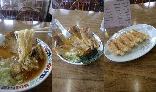 「『肉そば+餃子(￥800+350)』」@昭和軒の写真