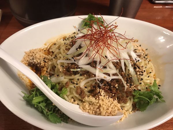 「汁無し坦々麺(普辛)980円」@SHIBIRE NOODLES 蝋燭屋の写真