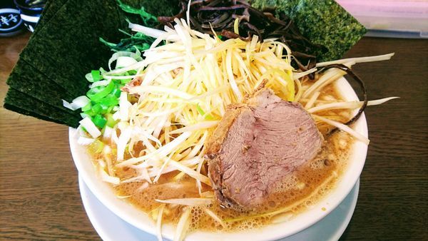 「ネギラーメン(麺硬め・味濃いめ・油多め)+海苔・キクラゲ」@うまいヨ ゆうちゃんラーメンの写真
