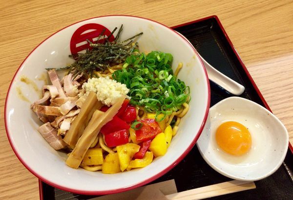 「まぜそば 御醤油・ニンニクwith卵黄」@ラーメン天人の写真