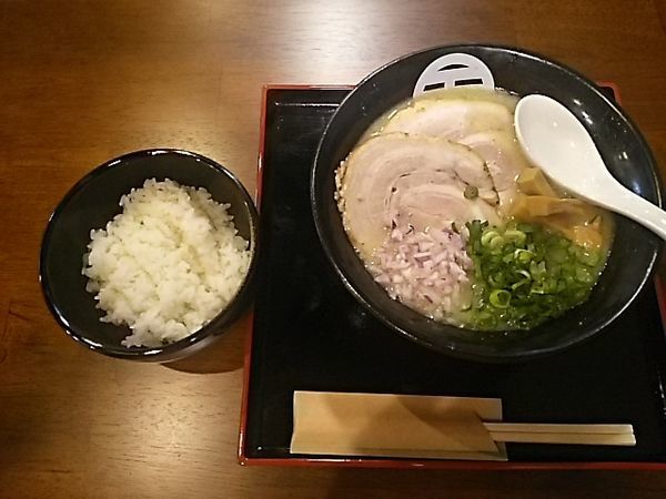 「鶏白湯ラーメン 肉増し 小ご飯」@ラーメン天人の写真