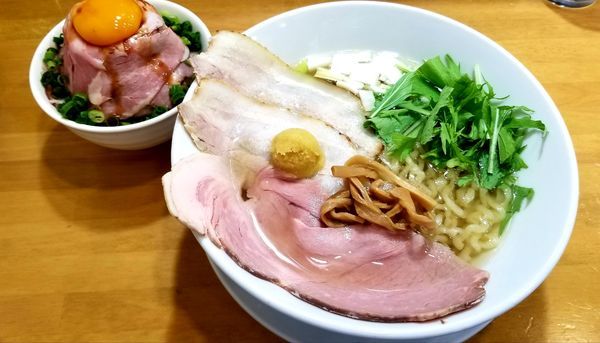 「虜柚子中華そば(柚子)大盛+鬼盛り肩ロース丼」@自家製中華そば 麺の虜の写真