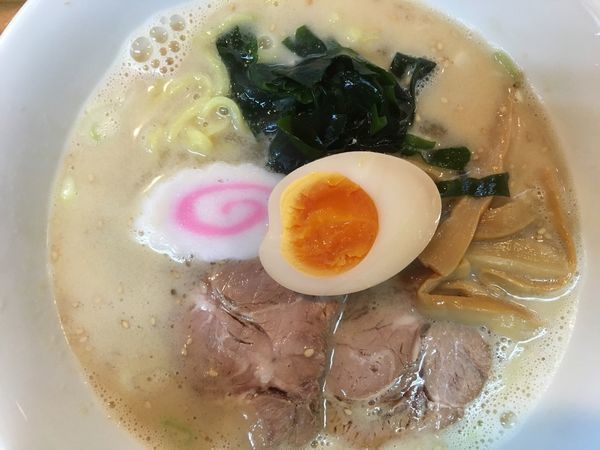 「ゴマ塩ラーメン（中太麺） 880円」@麺屋 せんりの写真