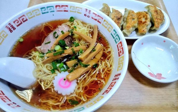 「正油ラーメン+餃子」@餃子ショツプの写真