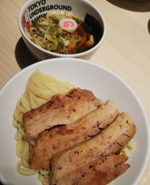 「つけ麺ライト（淡麗）＋炙りチャーシュー×３」@TOKYO UNDER GROUND RAMEN 頑者の写真