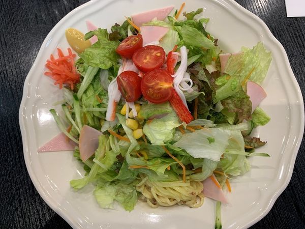 「サラダ冷やし中華大盛り」@カフェレストラン それいゆさんさんの写真