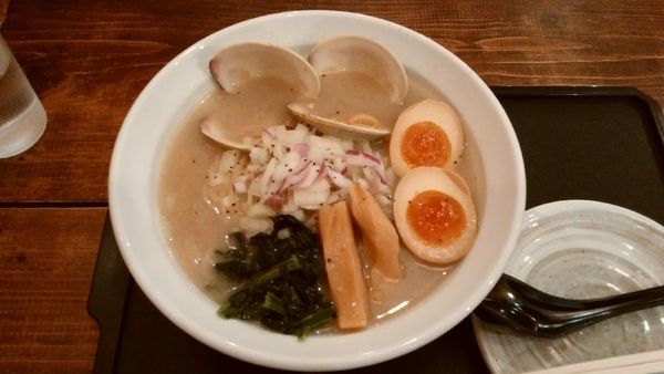 「はまぐり白湯ラーメン¥1000-」@東京Noodle Style エモラーの写真