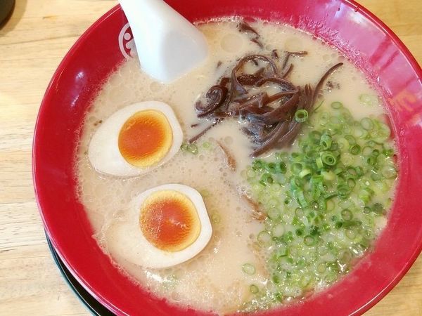 「特製ラーメン＋味玉子」@豚骨らーめん 福の軒 秋葉原店の写真